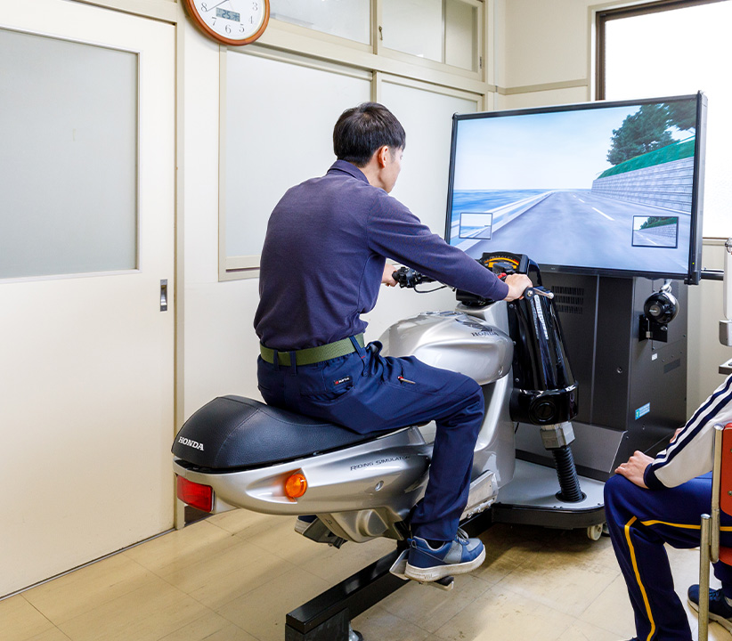 施設紹介 2輪シミュレータ